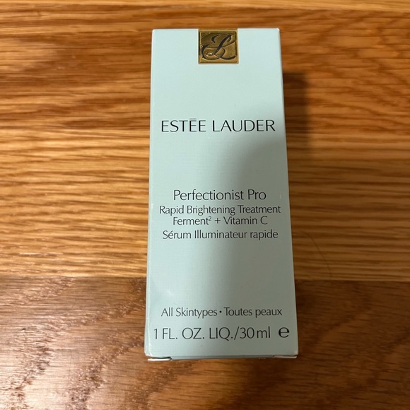 New in box Estée Lauder Perfectionist Pro
Rapid Brightening Treatment - Picture 10 of 12